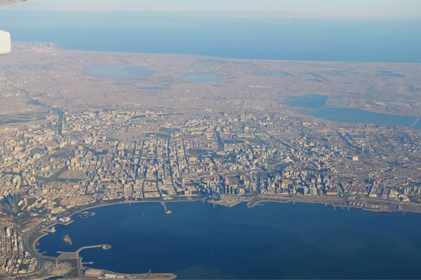 タジキスタン・Dushanbe「中央アジアコーカサス出張」の写真：空から見たアゼルバイジャン