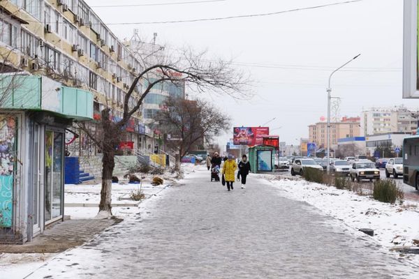 タジキスタン・Dushanbe「中央アジアコーカサス出張」の写真：寒かったアクタウの町