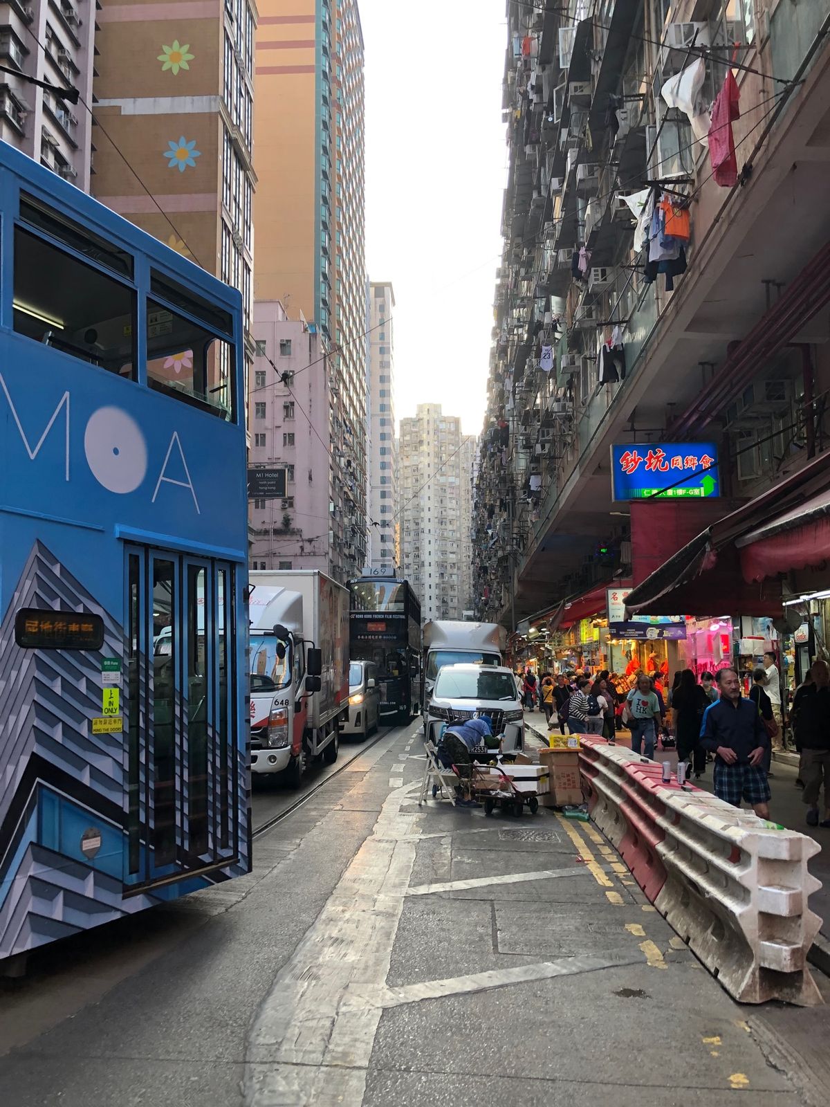 アレ？随分と垢抜けて…
北角らしくないぞ
再開発のビルが立ち並び、オシャレ...