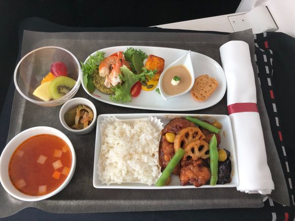 香港・香港「2023.12HKG香港」の写真：mealは鶏肉の四川風
美味しくいただき...