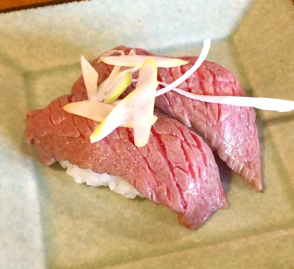 日本・京都府「京都〜金沢〜岐阜〜富山〜大阪」の写真：岐阜　飛騨牛にぎり