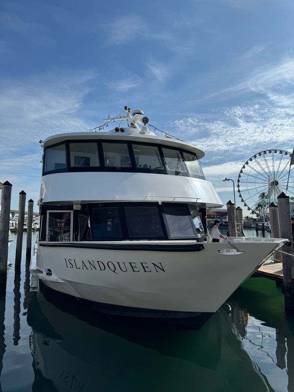 アメリカ(米国)「マイアミ」の写真：クルージング。有名人の大豪邸を船から眺め...