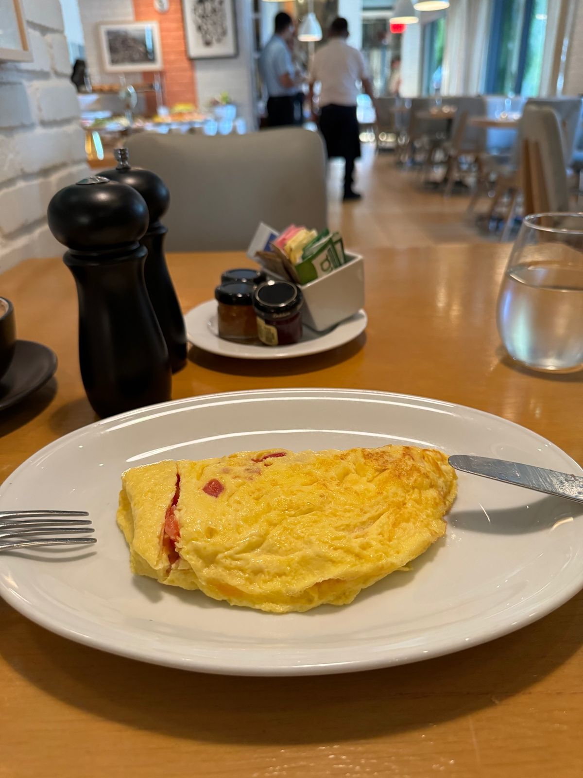 アメックスクレジット$100分でホテルを満喫
ただ、レストランでちょっとし...