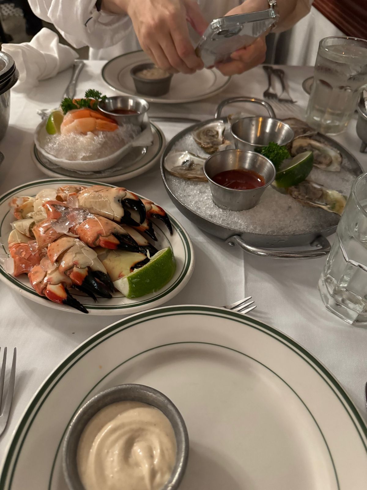 おばちゃんおすすめ店第二弾、joe’s stone crub
カニ爪がメイ...