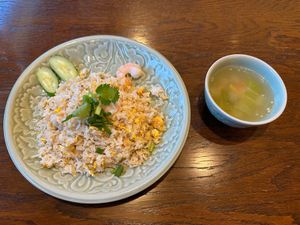 立川紅葉とタイ料理