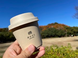 浜松城公園の中にお洒落なコーヒースタンドがありました。ちゃんと目の前で一杯...