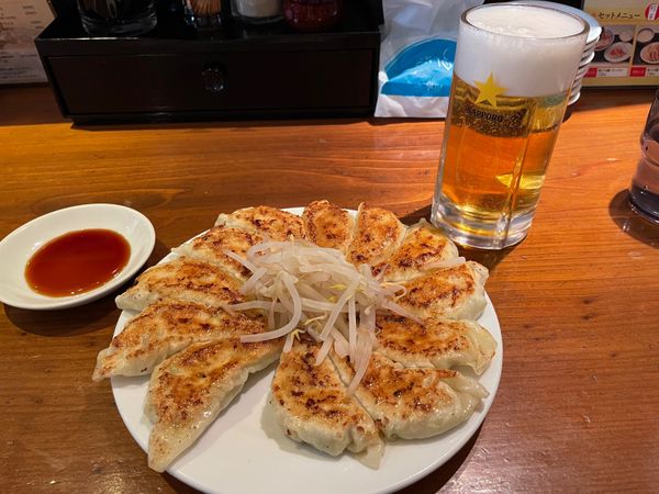 日本・静岡県「浜松城と浜松餃子」の写真：お城と紅葉を楽しんだ後は名物浜松餃子。浜...