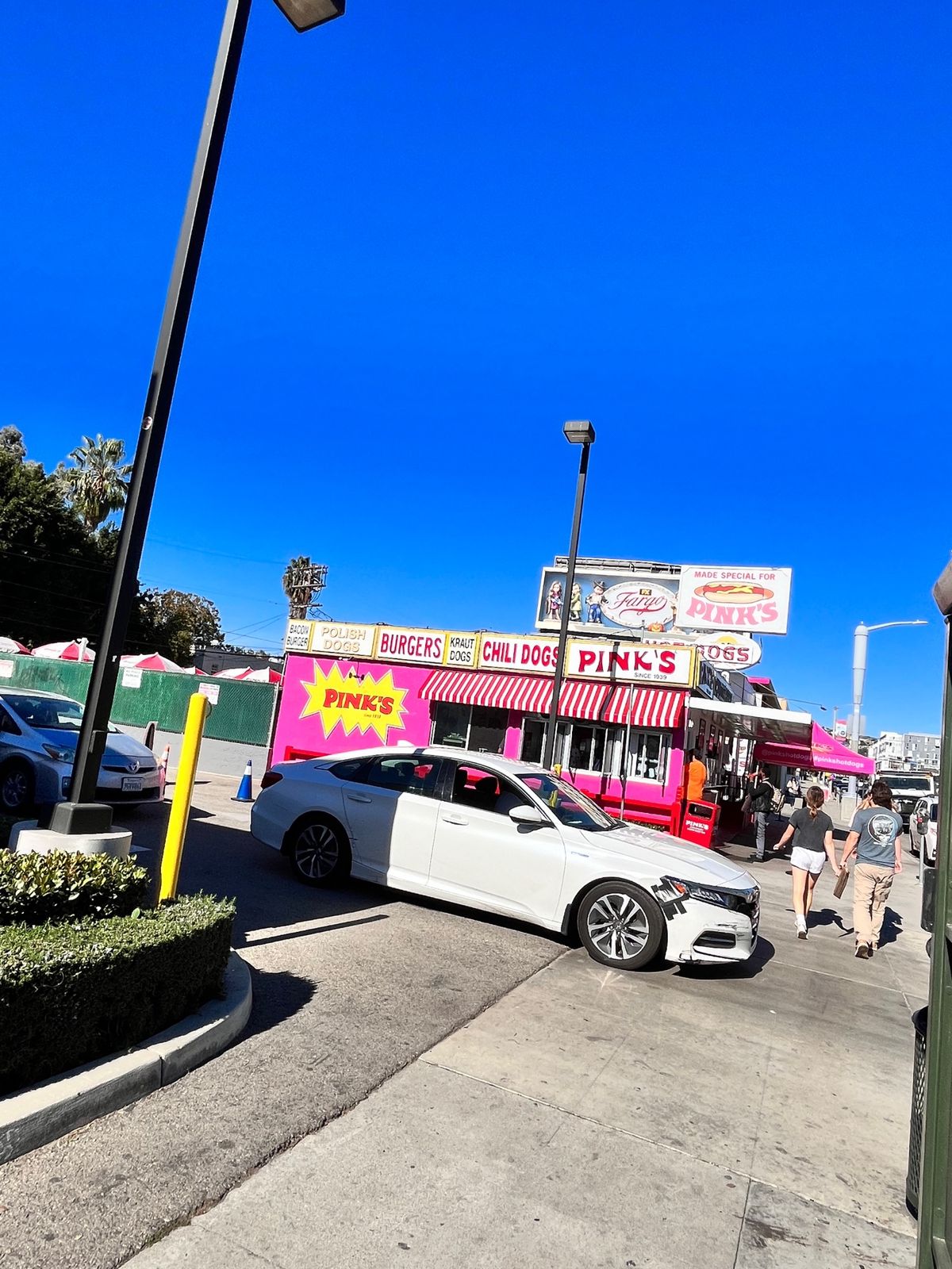 高級スーパーエレワンやお安いスーパーROSSなど、行ってお買い物をしながら...