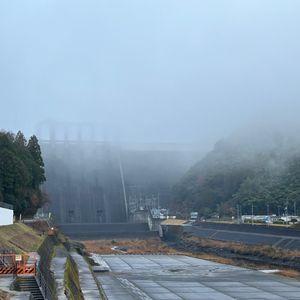 現在絶賛工事中の早明浦ダム。
上がる前は霧に覆われていたが、途中から無事晴...
