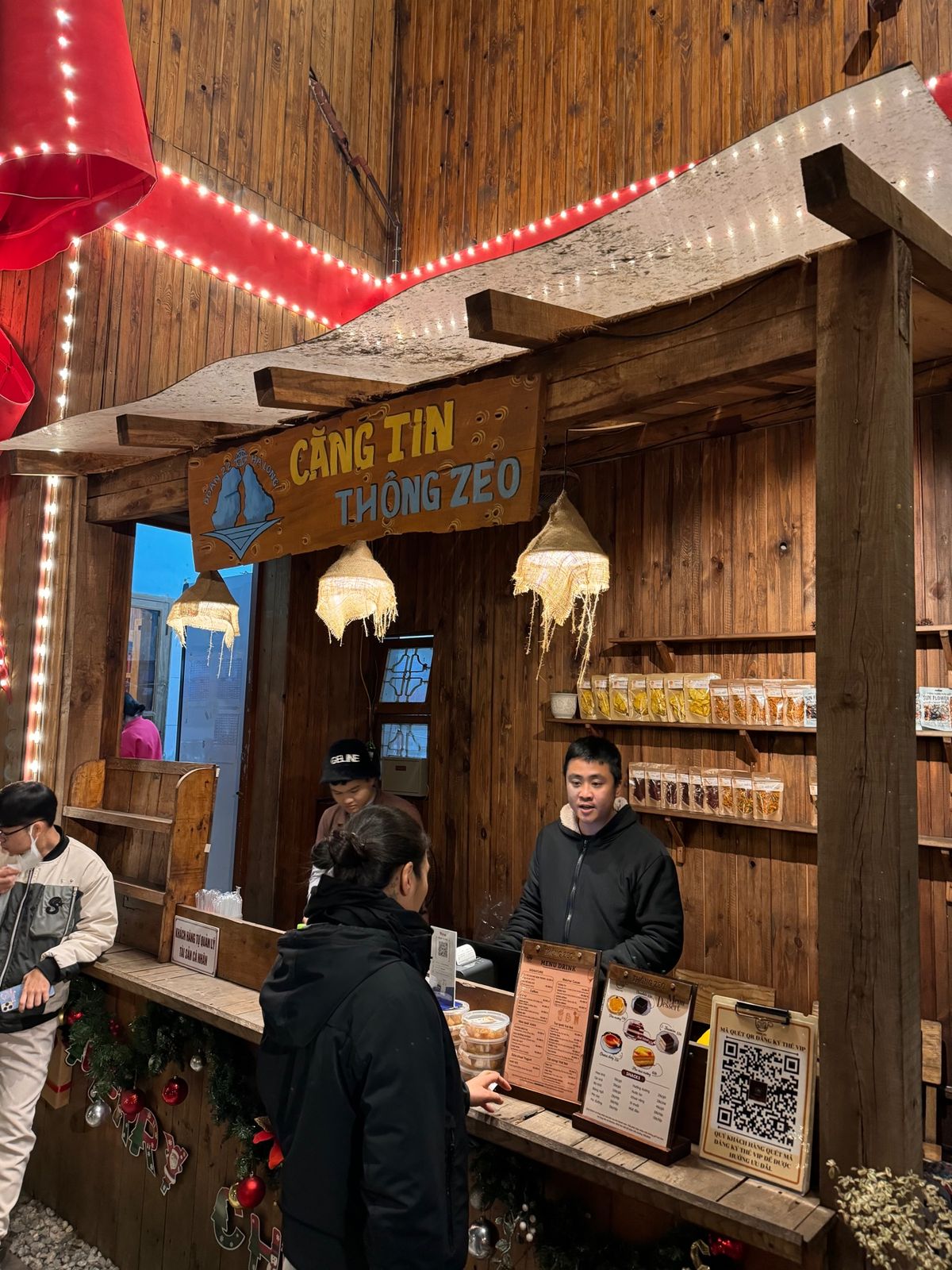 メチャクチャ雰囲気のいいカフェ　ハロン湾。