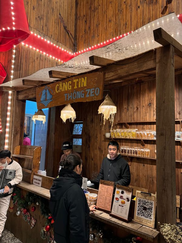 ベトナム「ベトナム」の写真：メチャクチャ雰囲気のいいカフェ　ハロン湾。