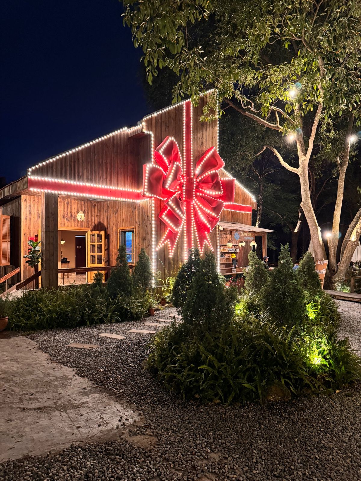 メチャクチャ雰囲気のいいカフェ　ハロン湾。