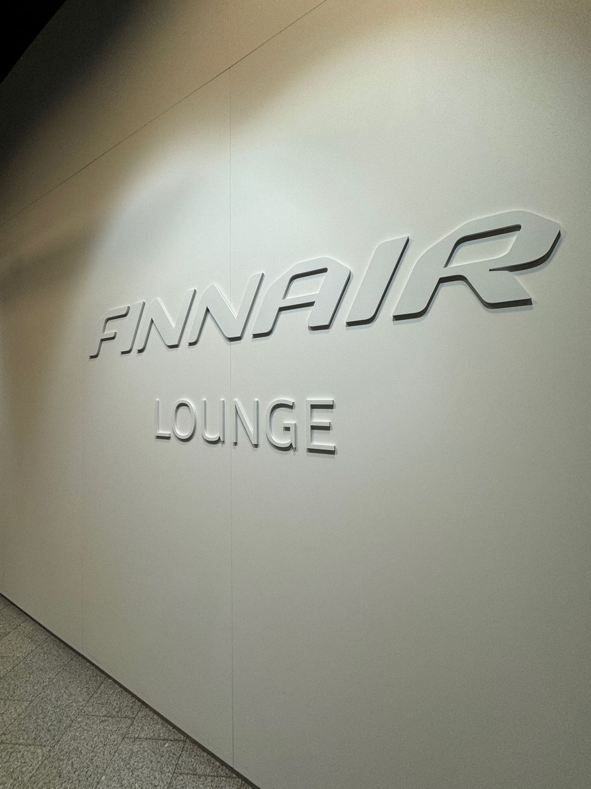 ヘルシンキのヴァンター空港に到着。トランジットの時間は大体2時間半だったの...