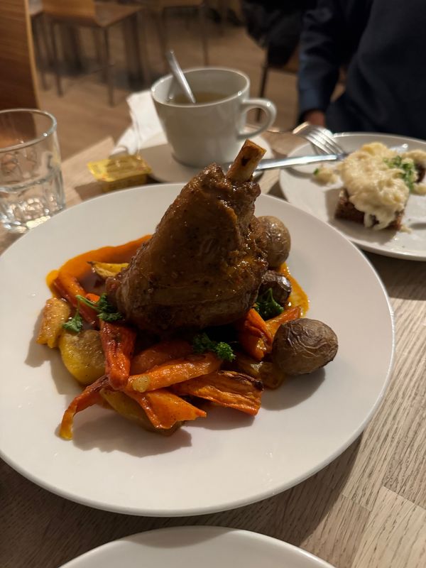 アイスランド・アイスランド「アイスランドで今度こそオーロラ！」の写真：夕飯はカフェ『Loki』へ

アイスラン...