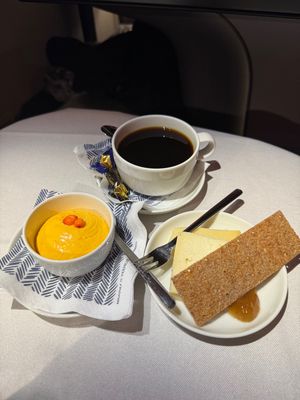 帰りの飛行機が急遽トラブルで変更になる。もともと羽田行きだったけど、ほぼ同...