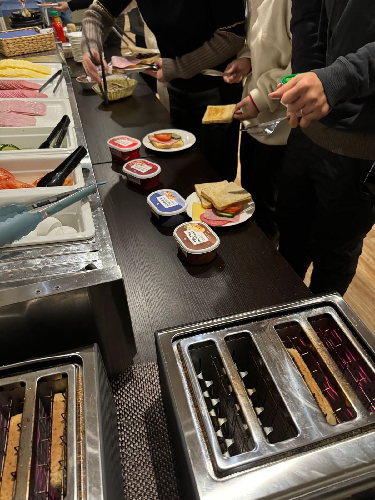 朝ごはん

ハムとチーズのサンドイッチ🥪