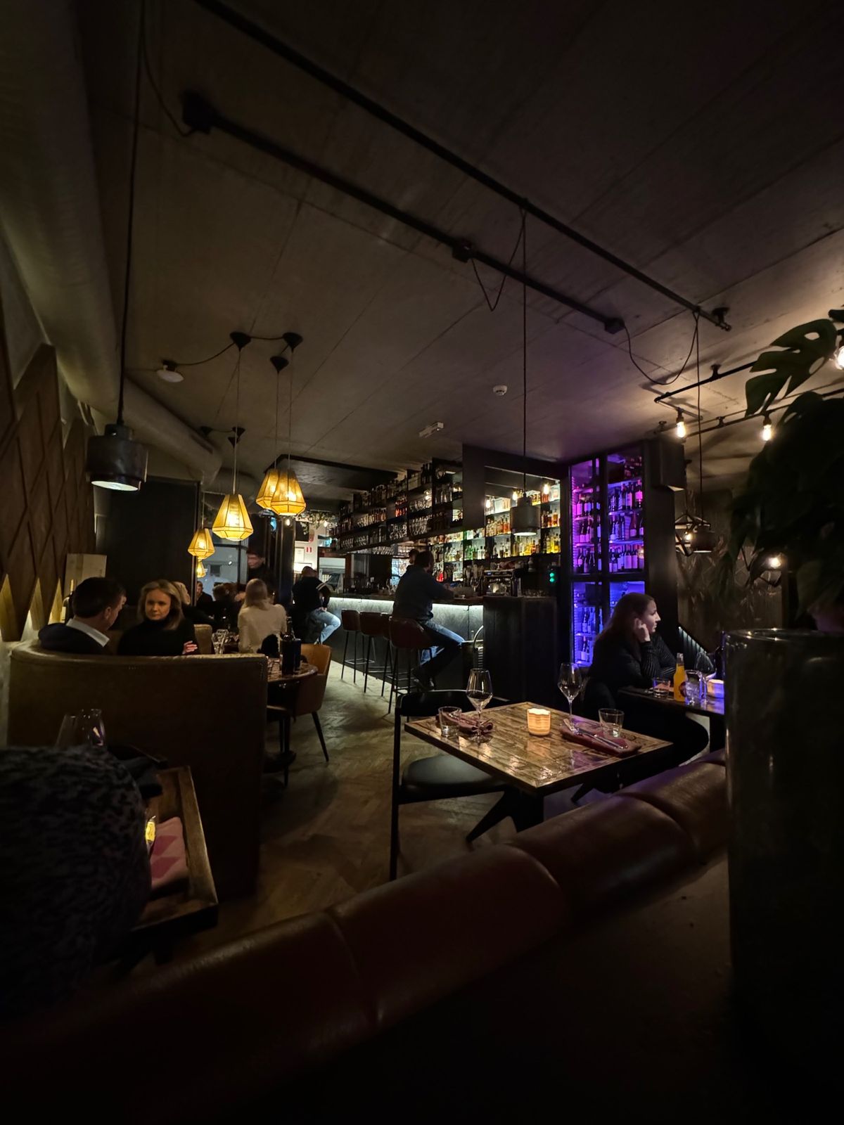 Kol / コール

レイキャビックに早く着いたので、最終日もレストランで...