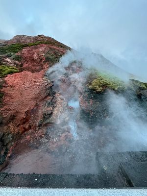 kraumaという温泉施設に立ち寄る。多分ブルーラグーンのような温泉施設だ...