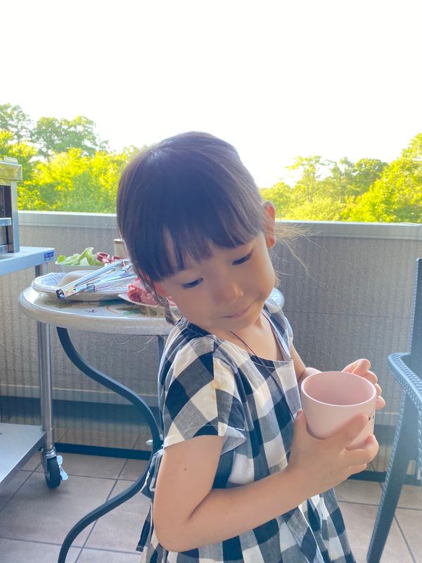 日本・長野県「軽井沢1泊2日」の写真：保養所で夕食のバーベキューと次の日の朝食。