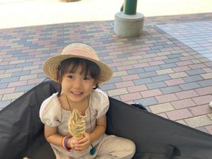 湯川ふるさと公園近くのツルヤでミカドコーヒーのソフトクリームを購入。